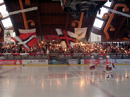 Datei:Eissporthalle am Sandbach.jpg
