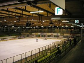 Datei:Eissporthalle Memmingen.jpg