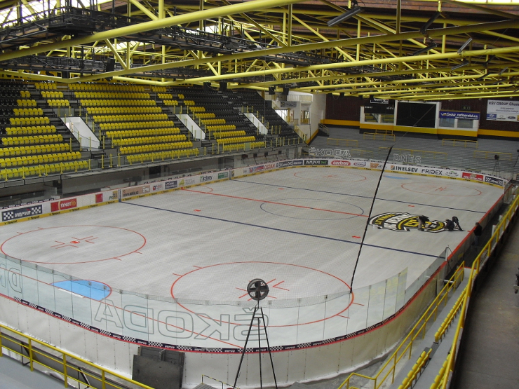 Datei:Zimní stadion Ivana Hlinky.jpg