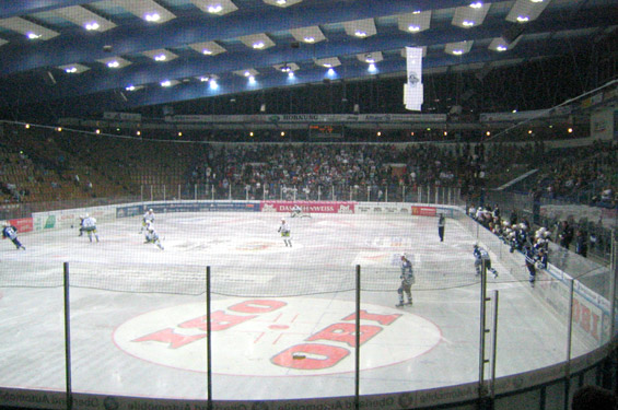 Datei:Olympia-Eissport-Zentrum.jpg