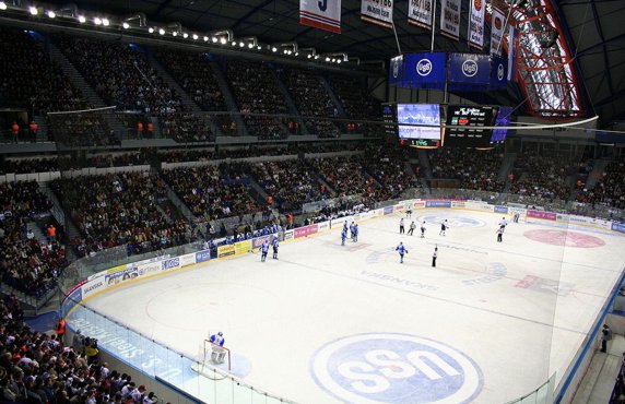 Datei:Steel Arena.jpg